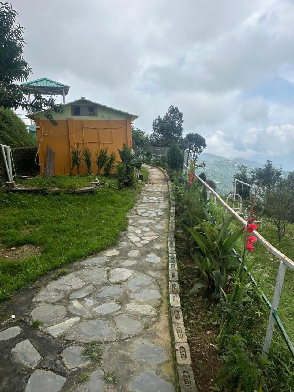 Drona Hills Resorts Kanatal Ngoại thất bức ảnh